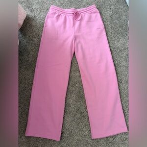 Aritzia Bubblegum Pink Sweatfleece Joggers